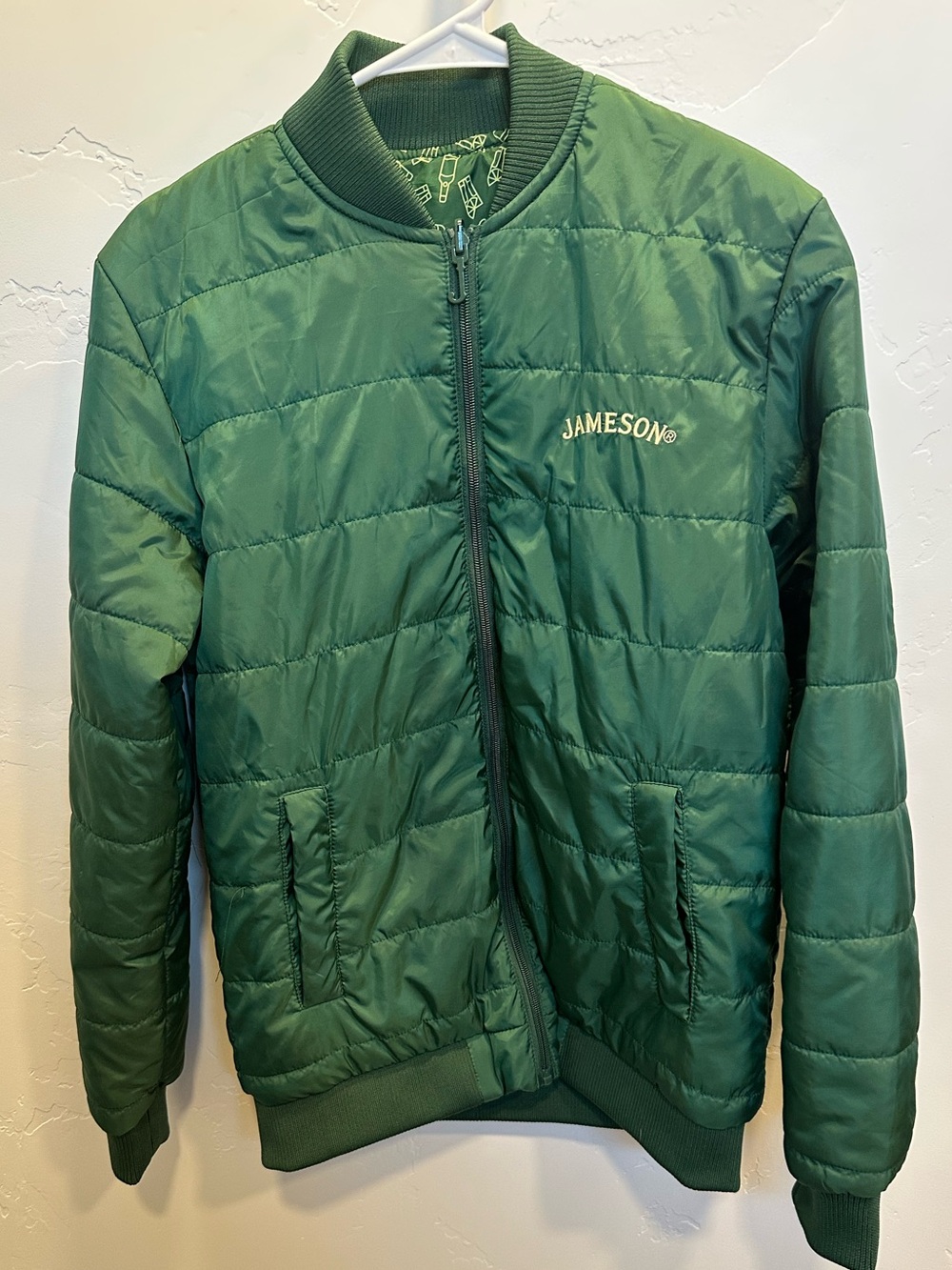 Jameson Irish Whiskey Reversible Puffer Jacket Full Zip Men M Rare Bottle Print
